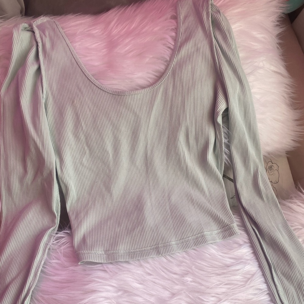 Long Sleeve Scoop Neck Crop